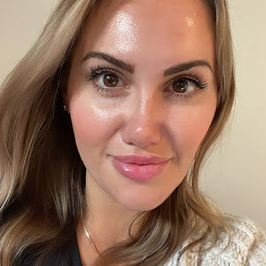 Meet your Posher, Elyse